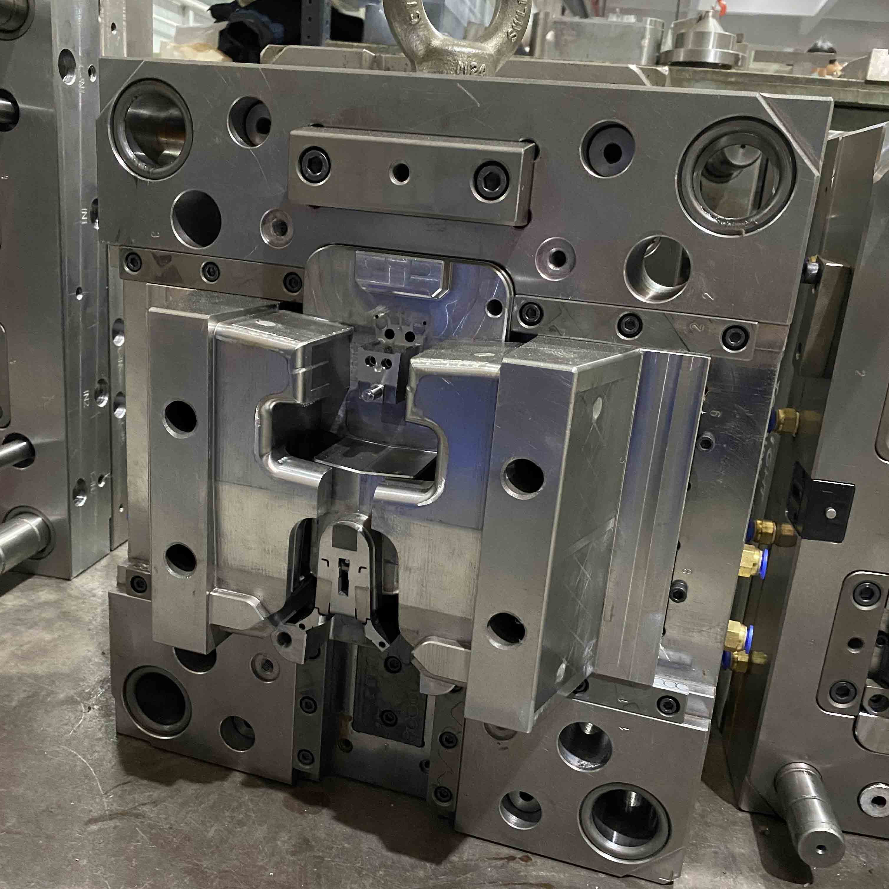 plastic mould with side action